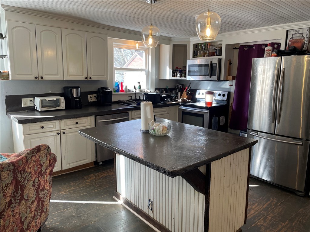407 Evans Street Anderson, SC 29621 - Photo 6 of 10 Kitchen