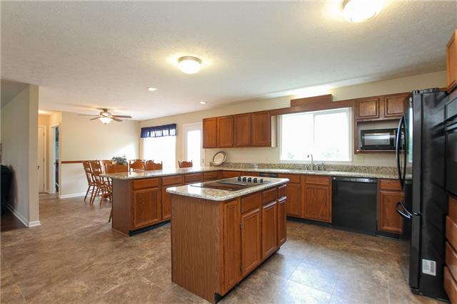 2021 Bradbury Road Adams, TN 37010 - Photo 3 of 20 View 2 of kitchen