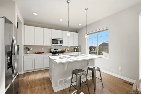 $679,500 | 7363 South Scottsburg Way, Aurora, CO 80016