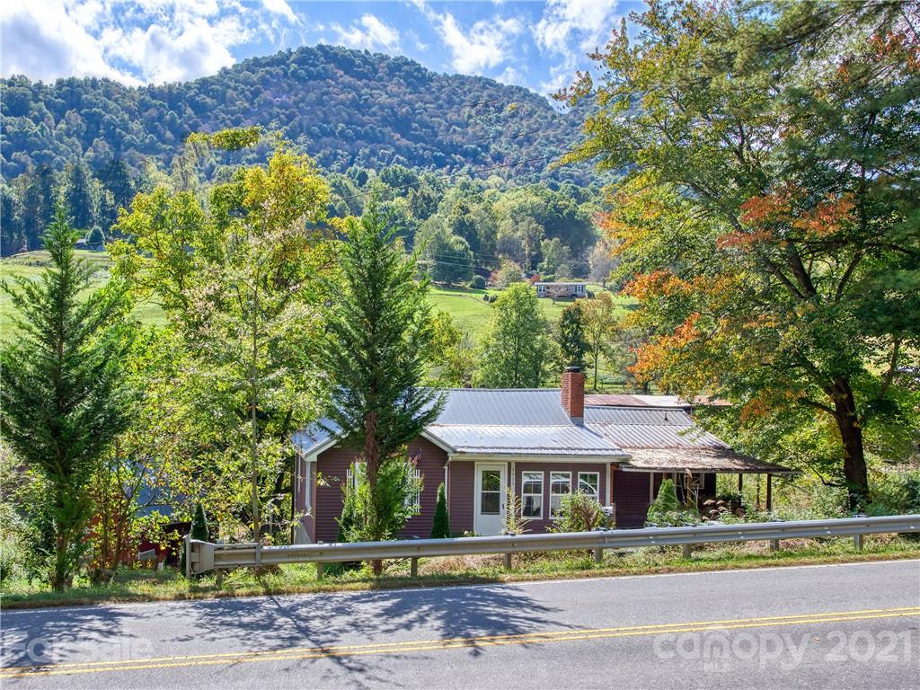 3900 Pigeon Road Waynesville, NC 28786 - Photo 1 of 20 Gallery Image 1