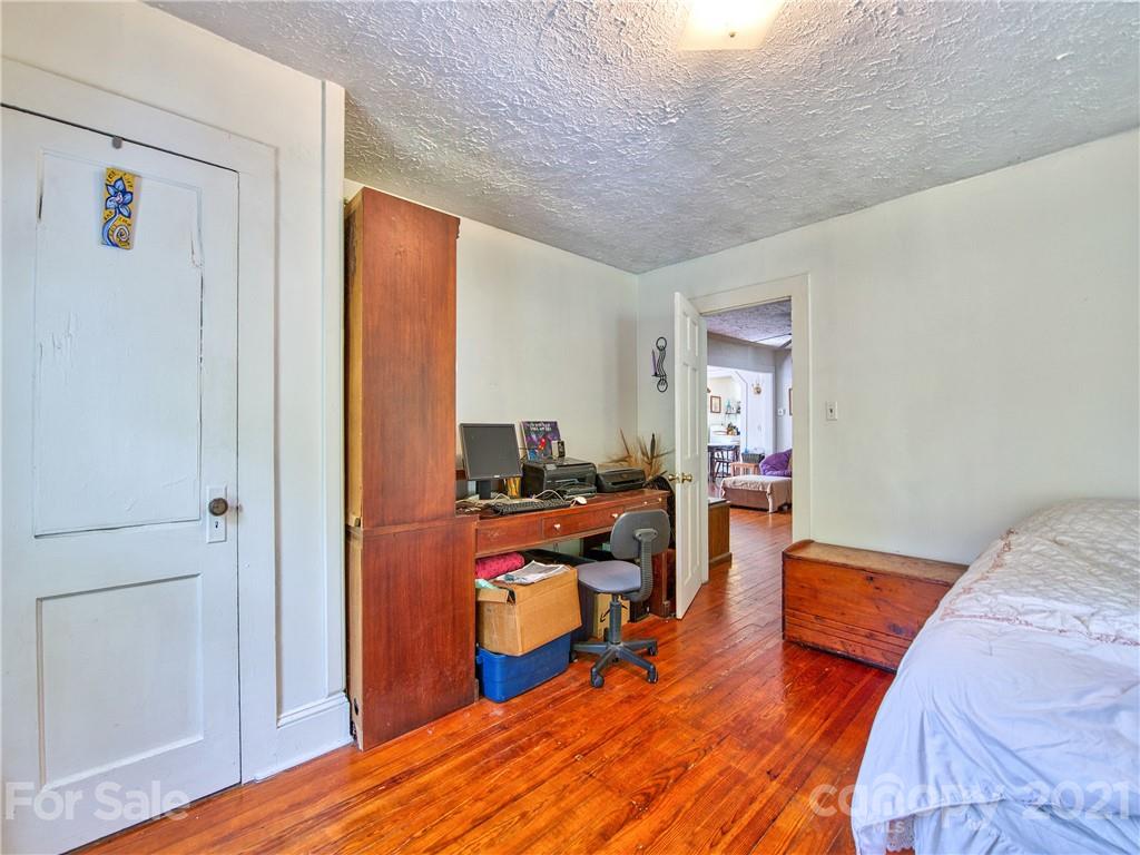 3900 Pigeon Road Waynesville, NC 28786 - Photo 15 of 20 Gallery Image 15