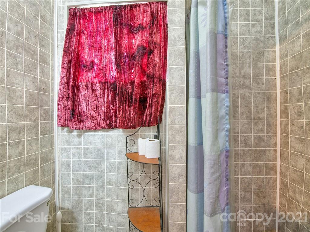 3900 Pigeon Road Waynesville, NC 28786 - Photo 16 of 20 Gallery Image 16