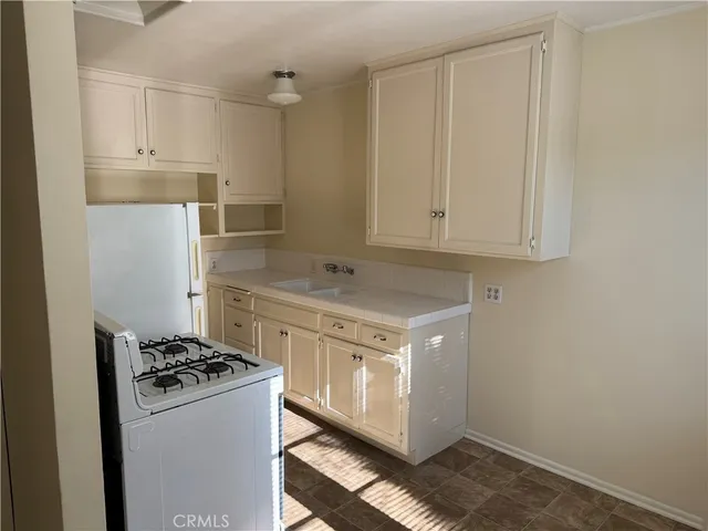 $3,600 | 569 Blumont Street, Laguna Beach, CA 92651