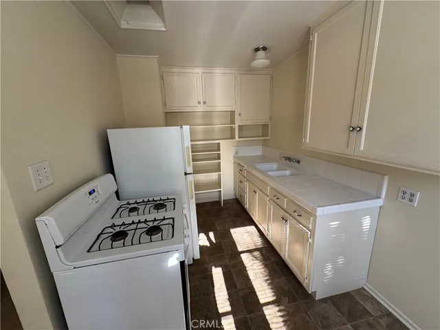 $3,600 | 569 Blumont Street, Laguna Beach, CA 92651