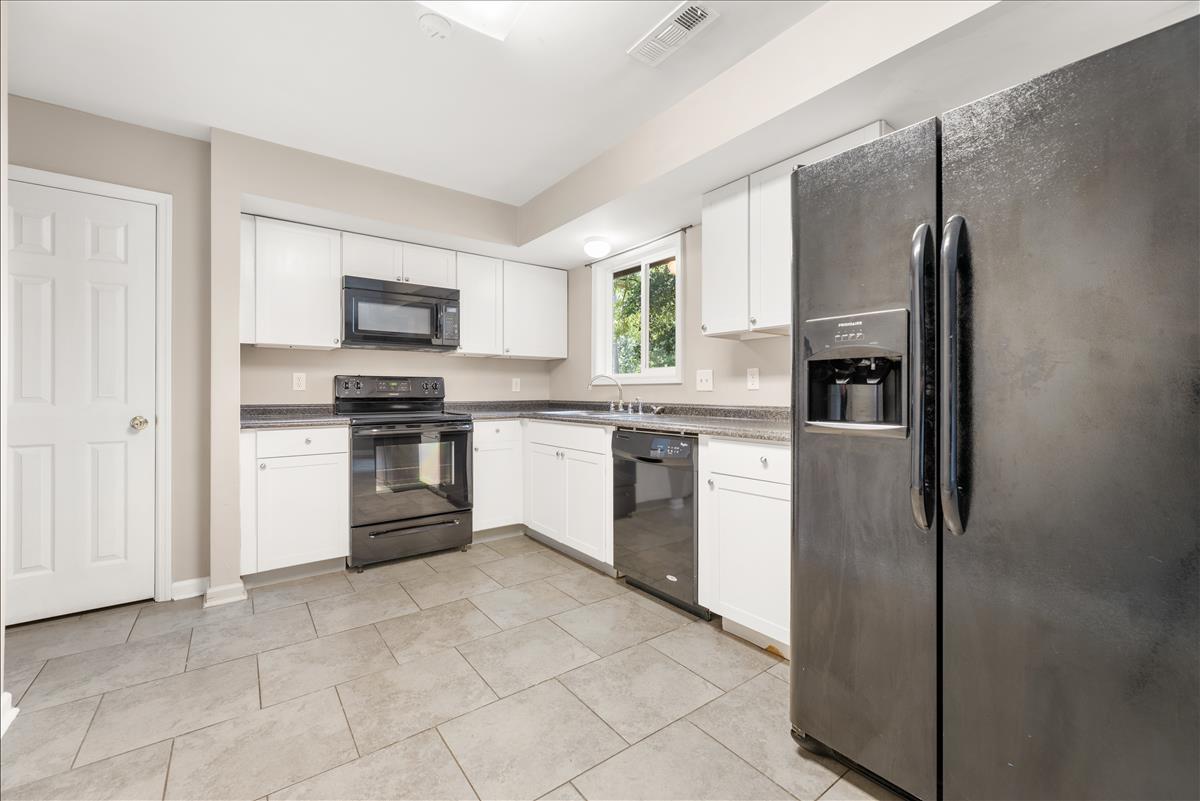 406 Temple Road Ladson, SC 29456 - Photo 4 of 18 Interior (1 of 15)