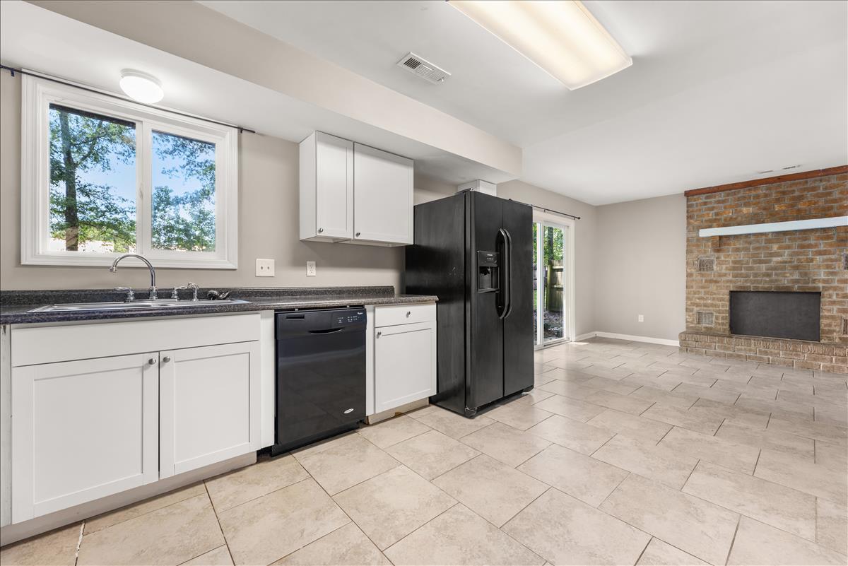 406 Temple Road Ladson, SC 29456 - Photo 5 of 18 Interior (2 of 15)