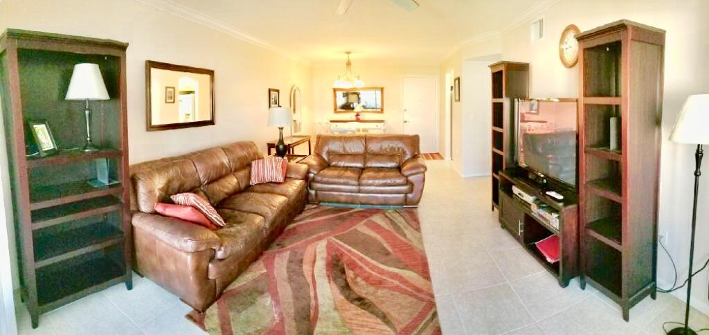 504 Davis Road, Unit 94 Palm Springs, FL 33461 - Photo 3 of 25 Living room/Dining room