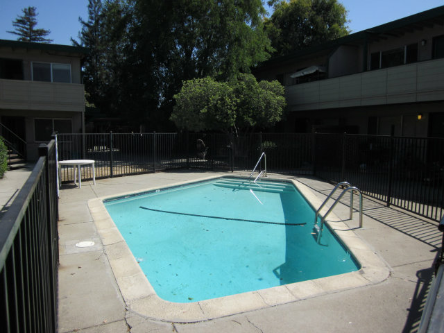 1701 Pine Street Concord, CA 94520 - Photo 4 of 15