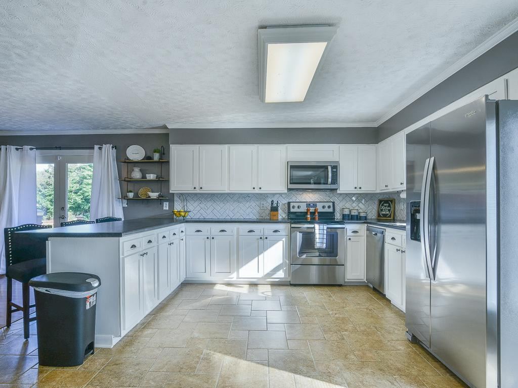 460 Bill Bennett Road Johnson City, TN 37604 - Photo 11 of 35 Photo 11