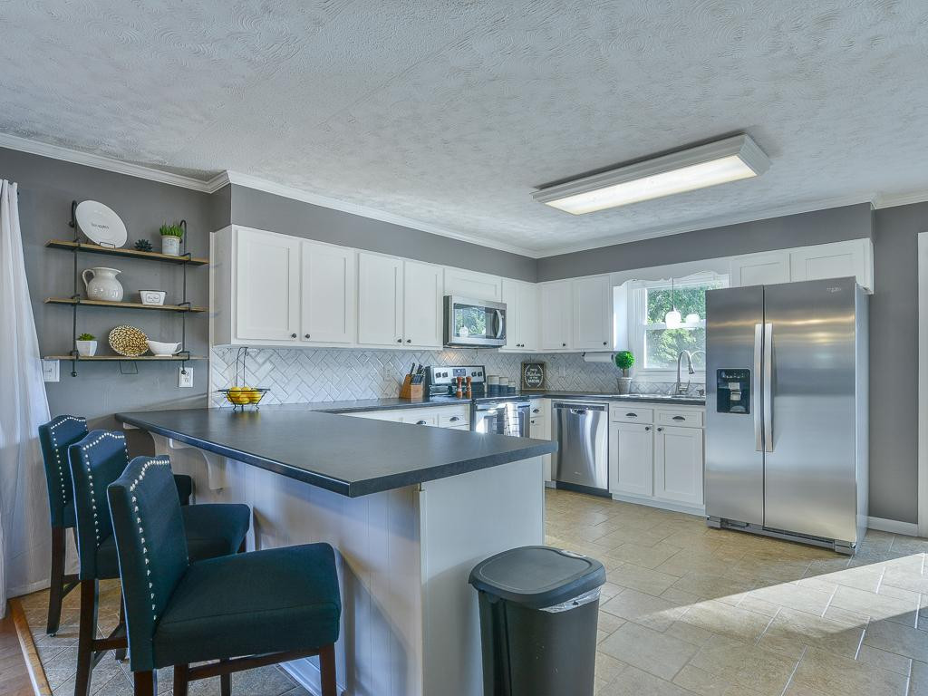 460 Bill Bennett Road Johnson City, TN 37604 - Photo 12 of 35 Photo 12