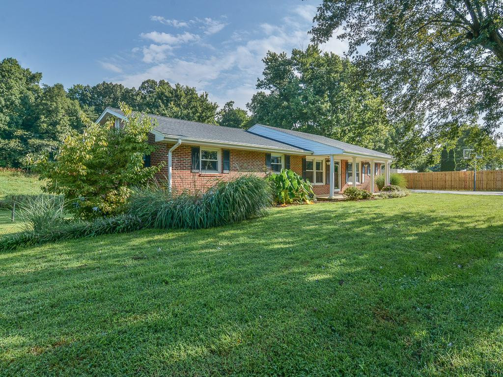460 Bill Bennett Road Johnson City, TN 37604 - Photo 2 of 35 Photo 2