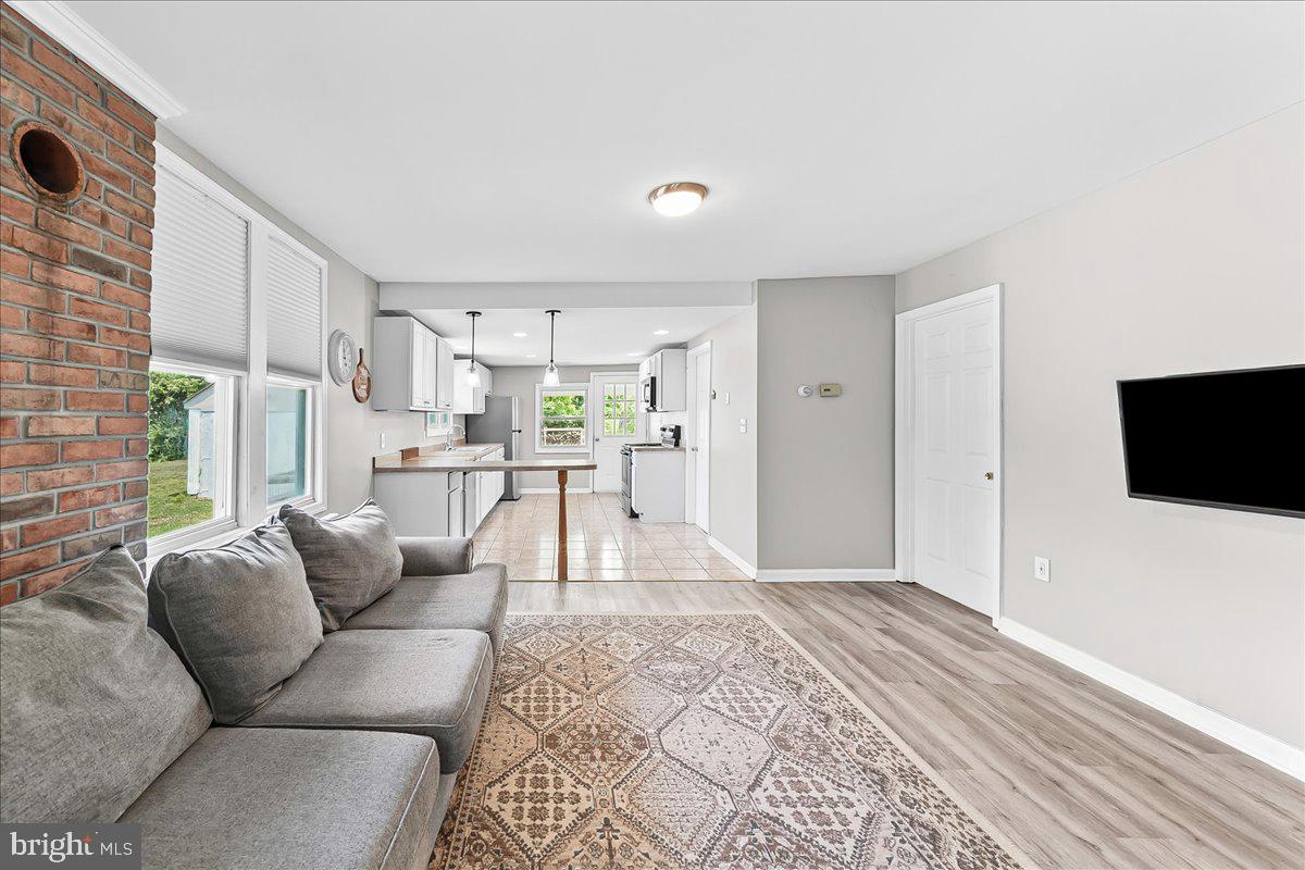 1019 Riverside Drive Pottstown, PA 19465 - Photo 8 of 36 Bright and airy open living space.