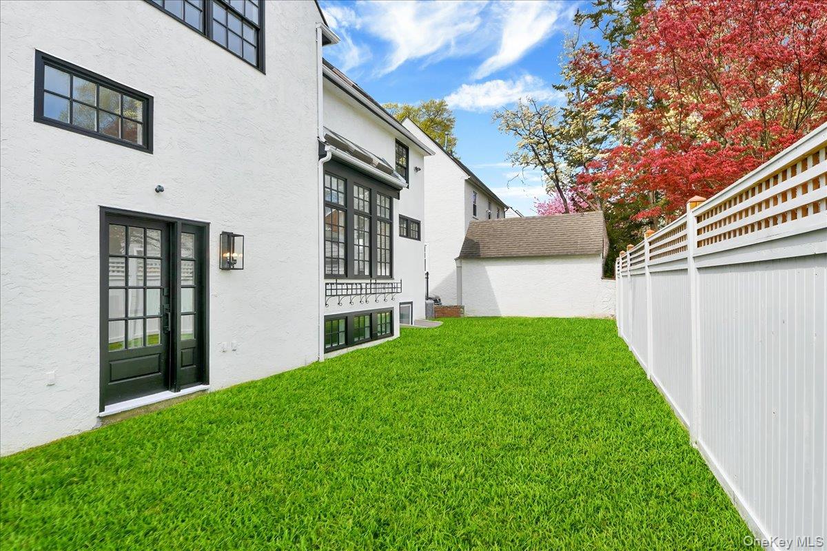 7 Fernwood Avenue Rye, NY 10580 - Photo 40 of 43