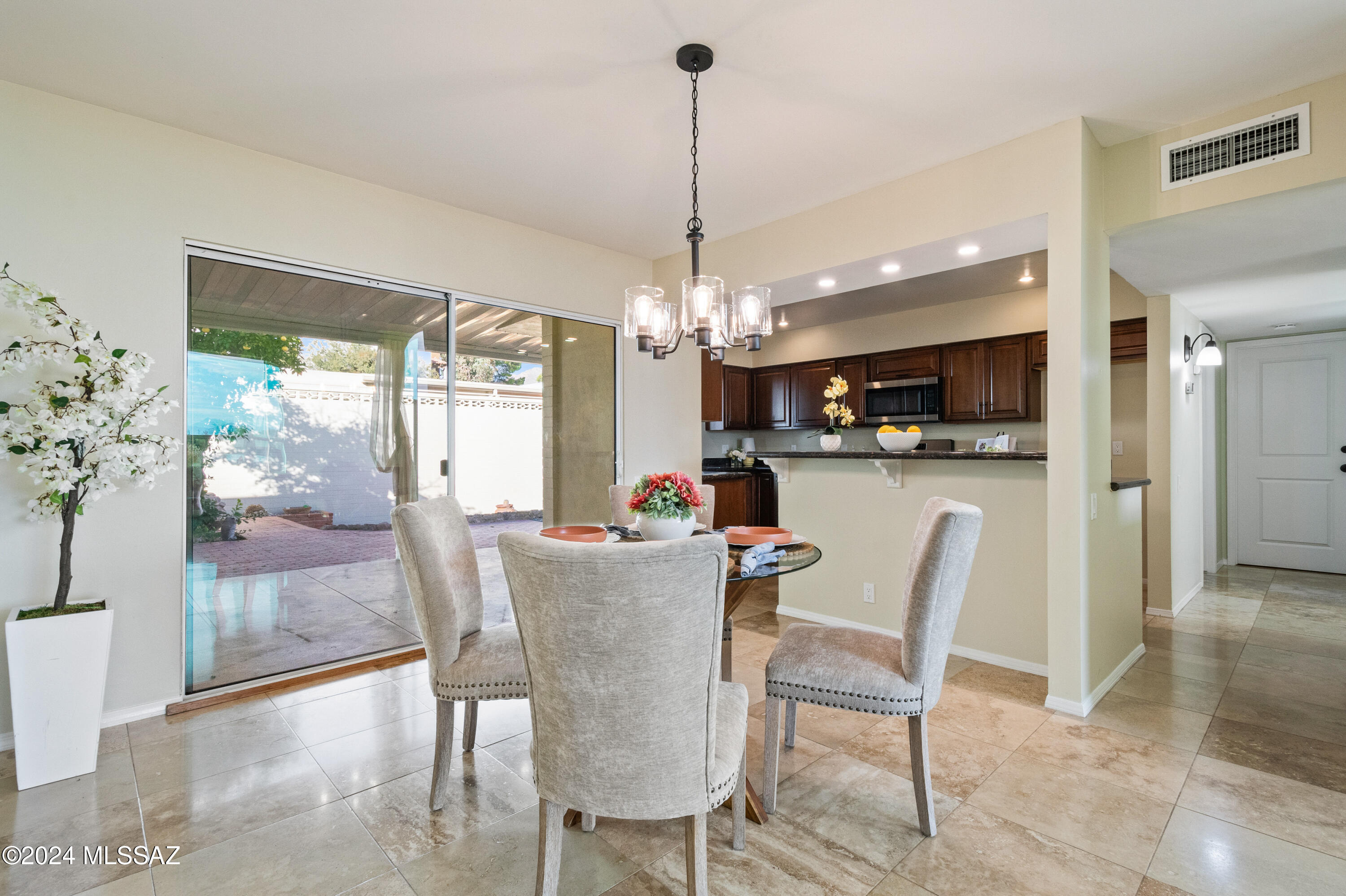 6100 North Oracle Road, Unit 8 Tucson, AZ 85704 - Photo 10 of 47 Gallery Image 10