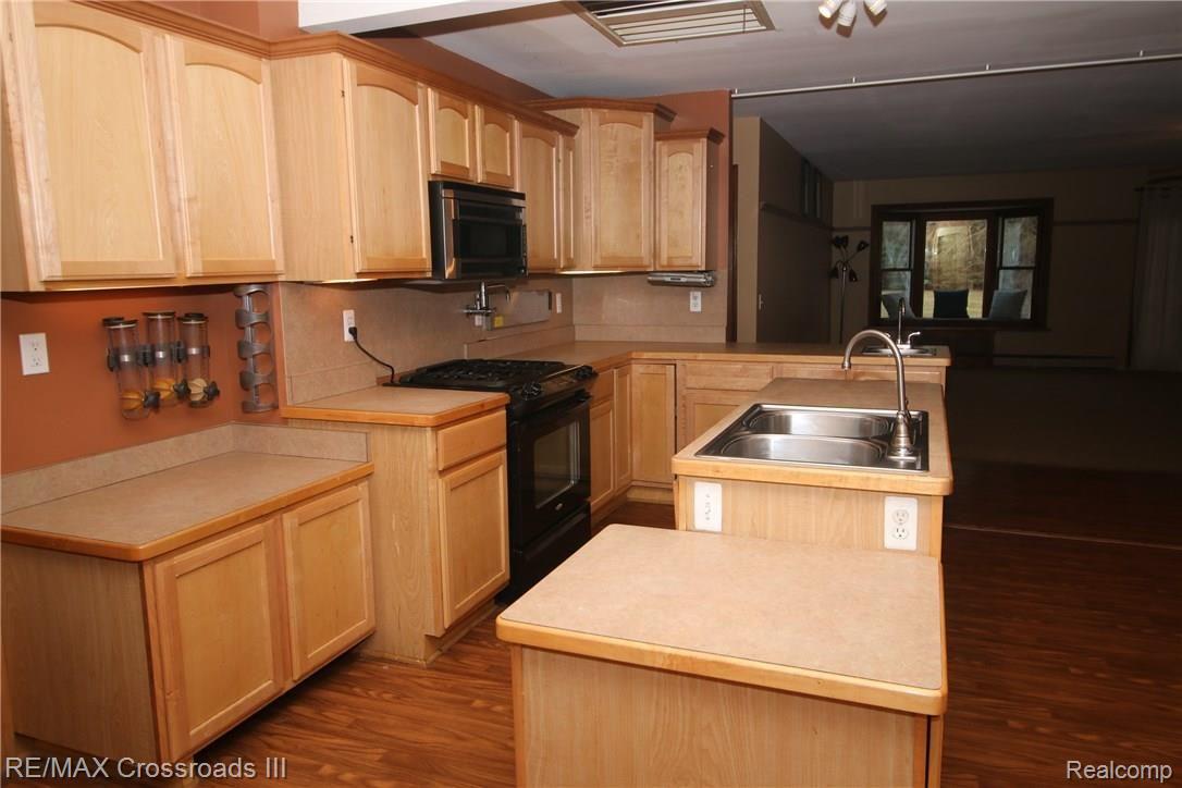 15205 Haggerty Road Belleville, MI 48111 - Photo 4 of 21 IMG_9206.JPG