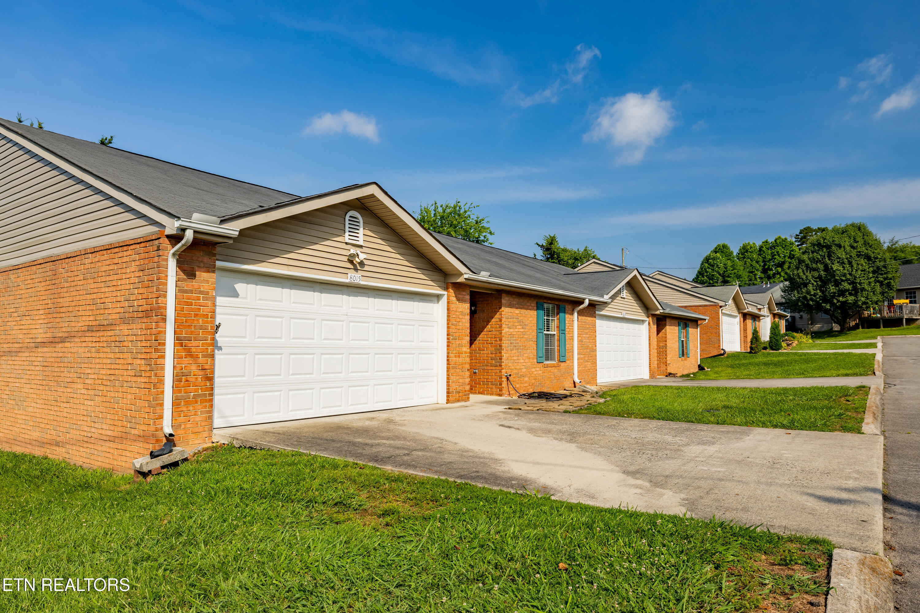 8015 Fenton Way Powell, TN 37849 - Photo 5 of 34 8015FentonWay-5
