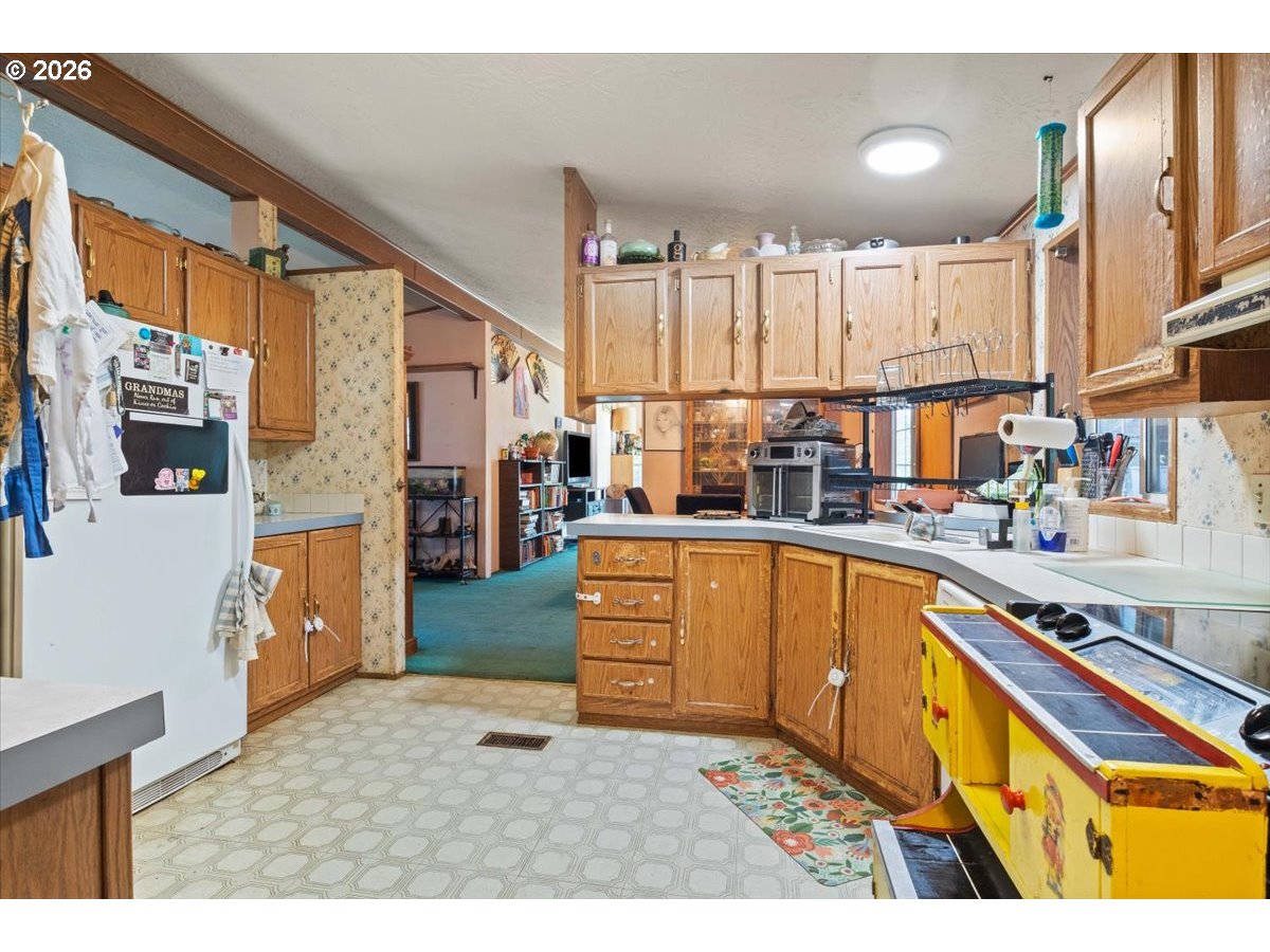 40450 South McCully Mountain Road Lyons, OR 97358 - Photo 11 of 34