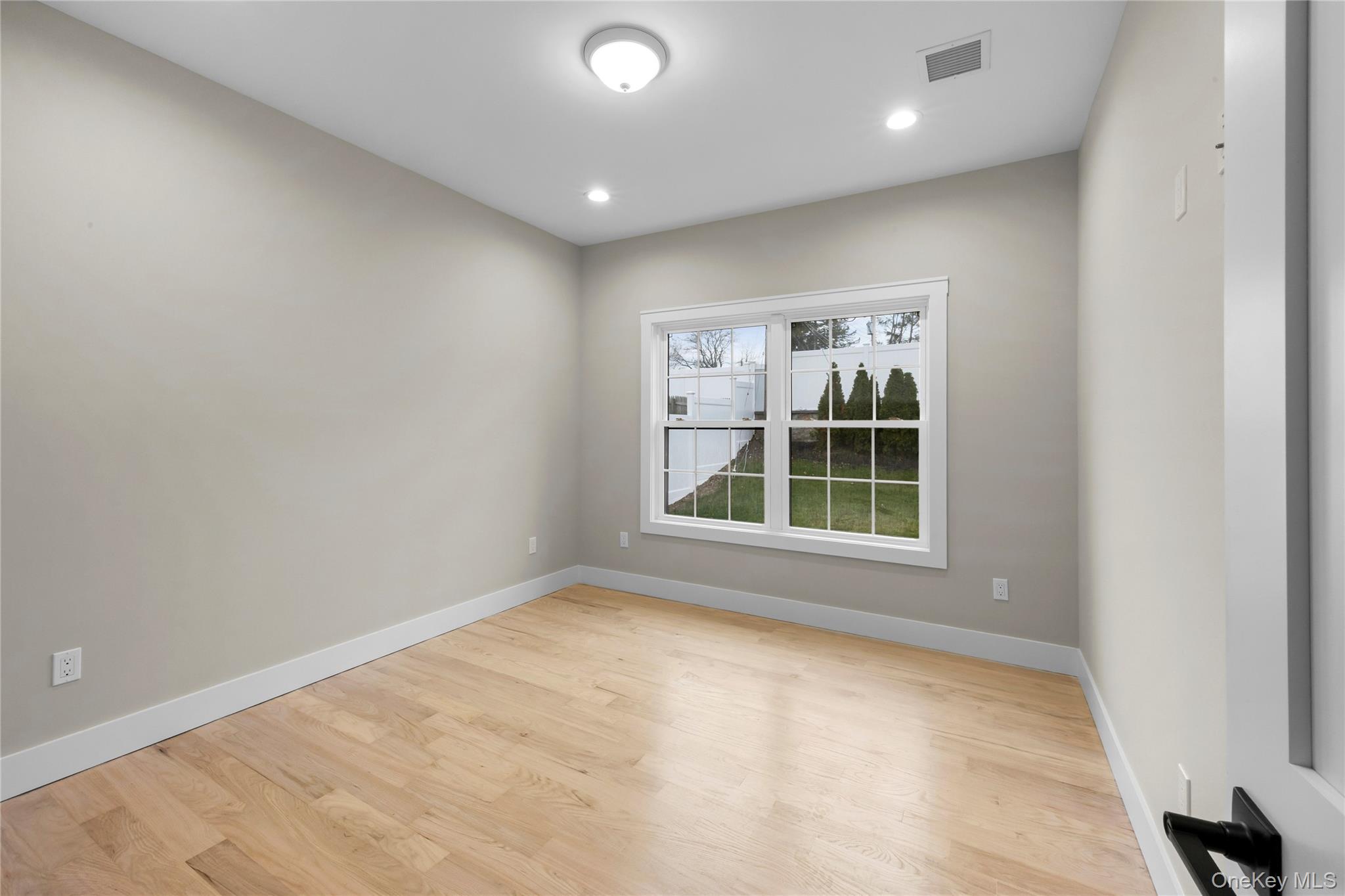 21 Devon Road Bethpage, NY 11714 - Photo 19 of 41