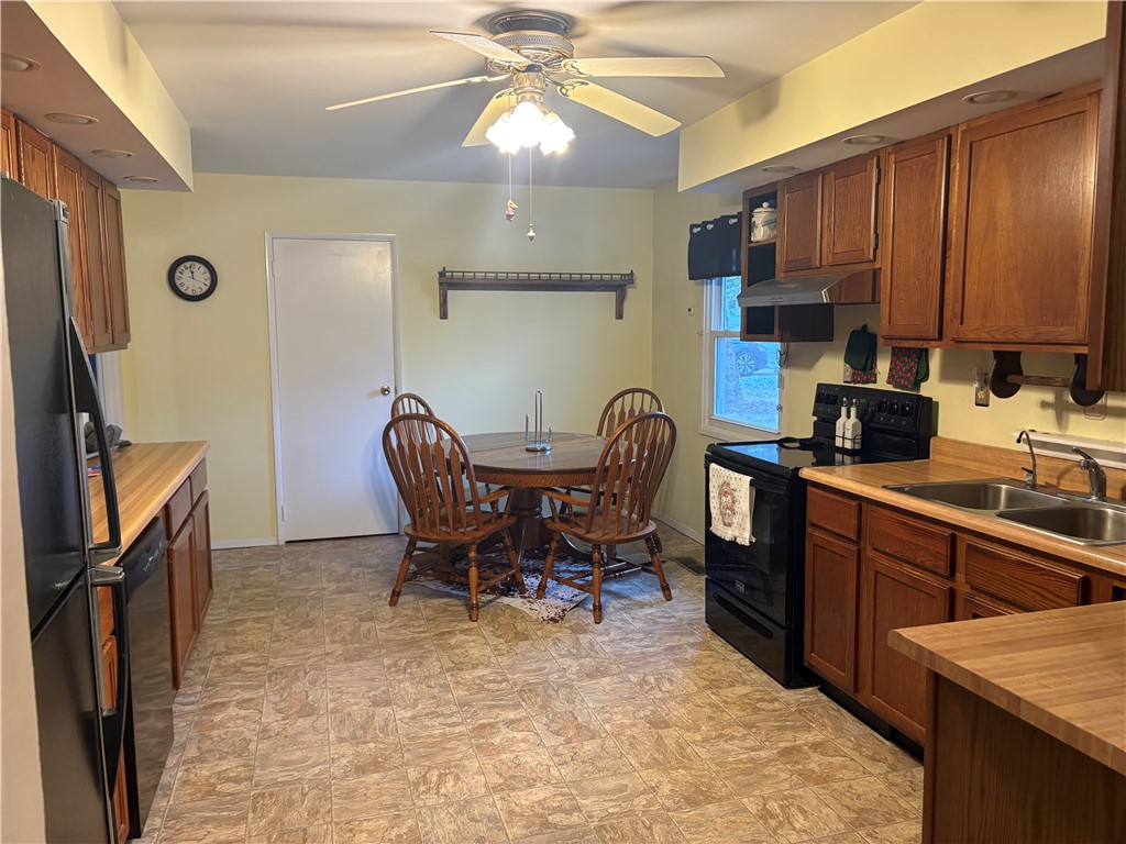 914 Sprague Road Hoopeston, IL 60942 - Photo 10 of 19
