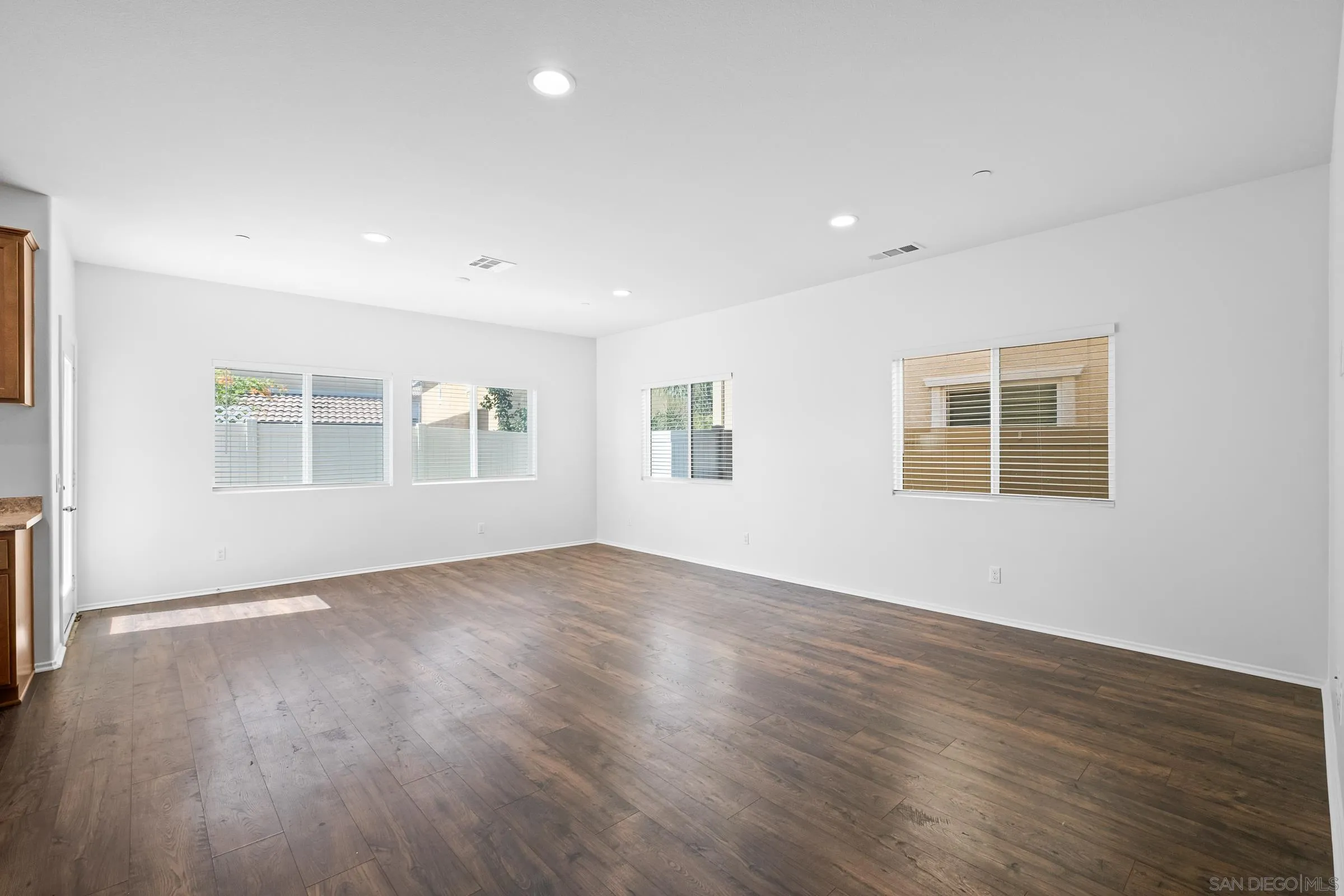 333 Dun Blazer Way Fallbrook, CA 92028 - Photo 5 of 34 Gallery Image 5