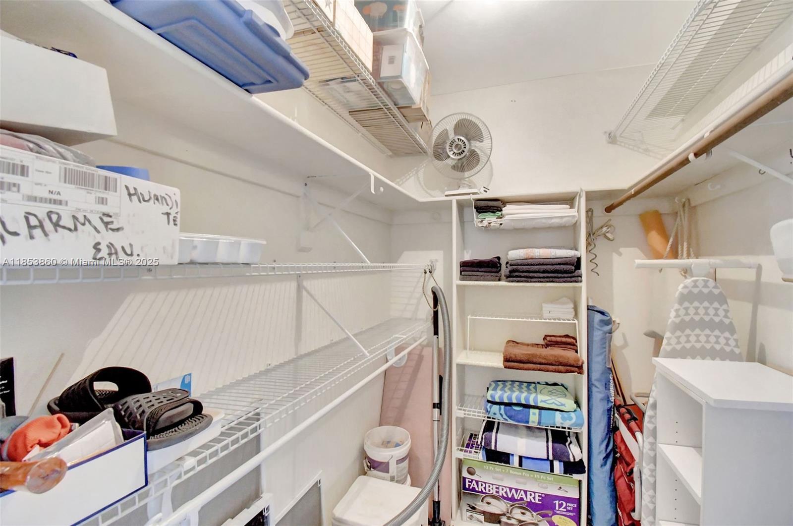 415 Northeast 2nd Street, Unit 124 Hallandale Beach, FL 33009 - Photo 21 of 36