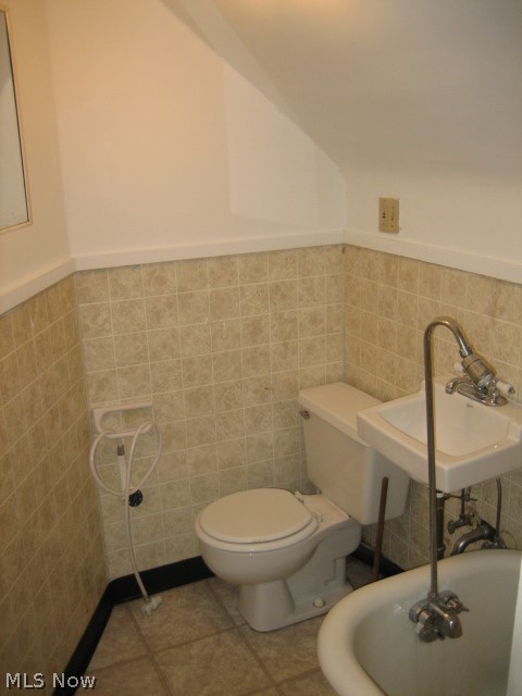 3133 Kensington Road Cleveland, OH 44118 - Photo 15 of 17