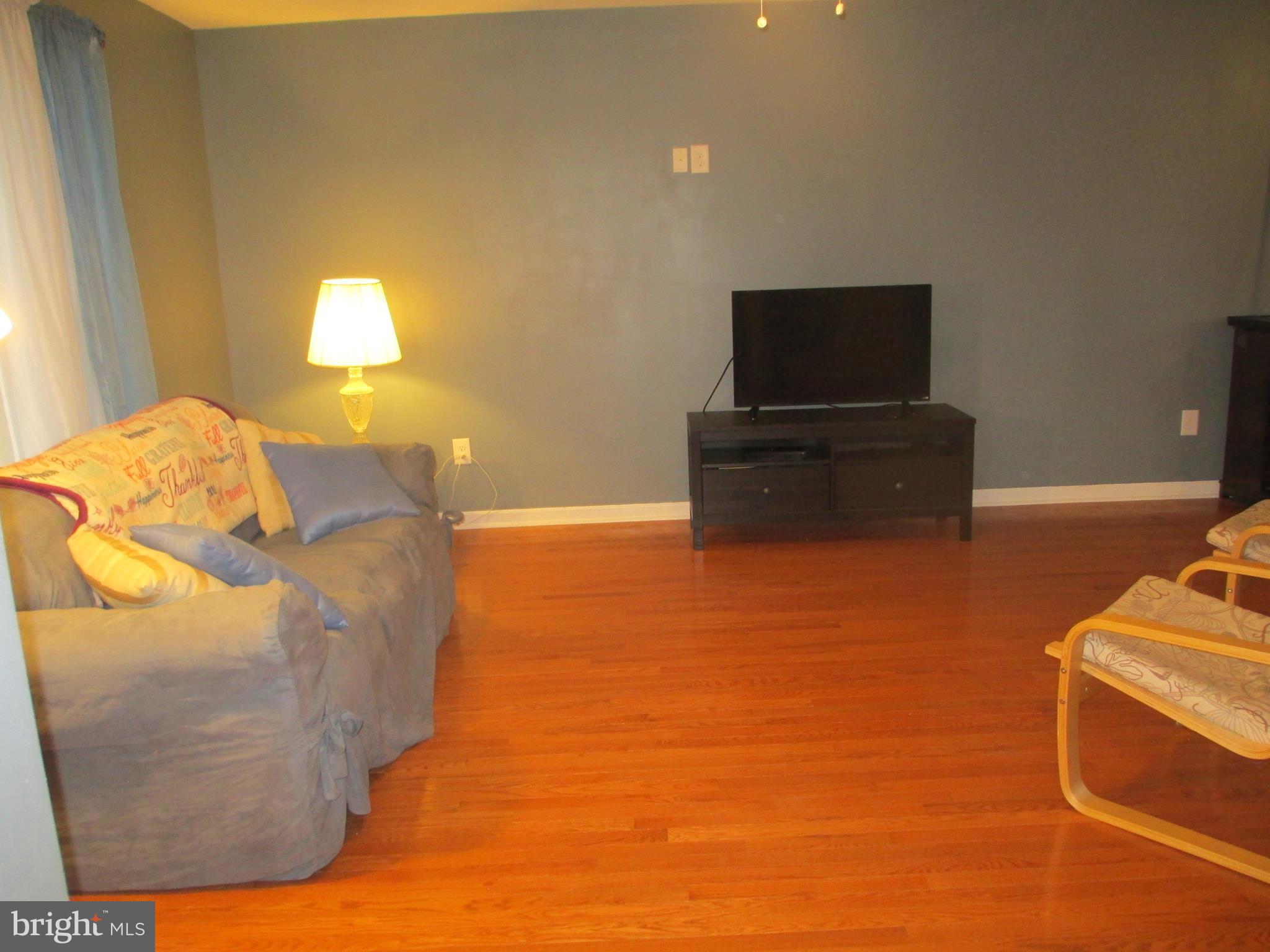 308 Caroline Avenue Ridgely, MD 21660 - Photo 12 of 16 Living Room