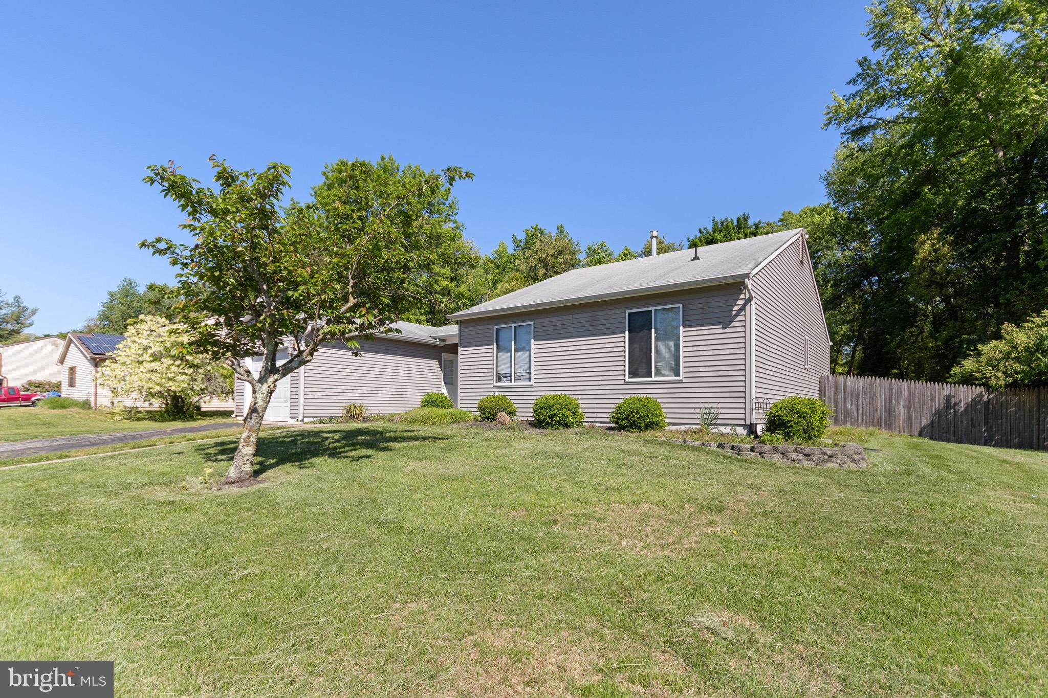 15 Hawthorne Road Sicklerville, NJ 08081 - Photo 2 of 22 Gallery Image 2