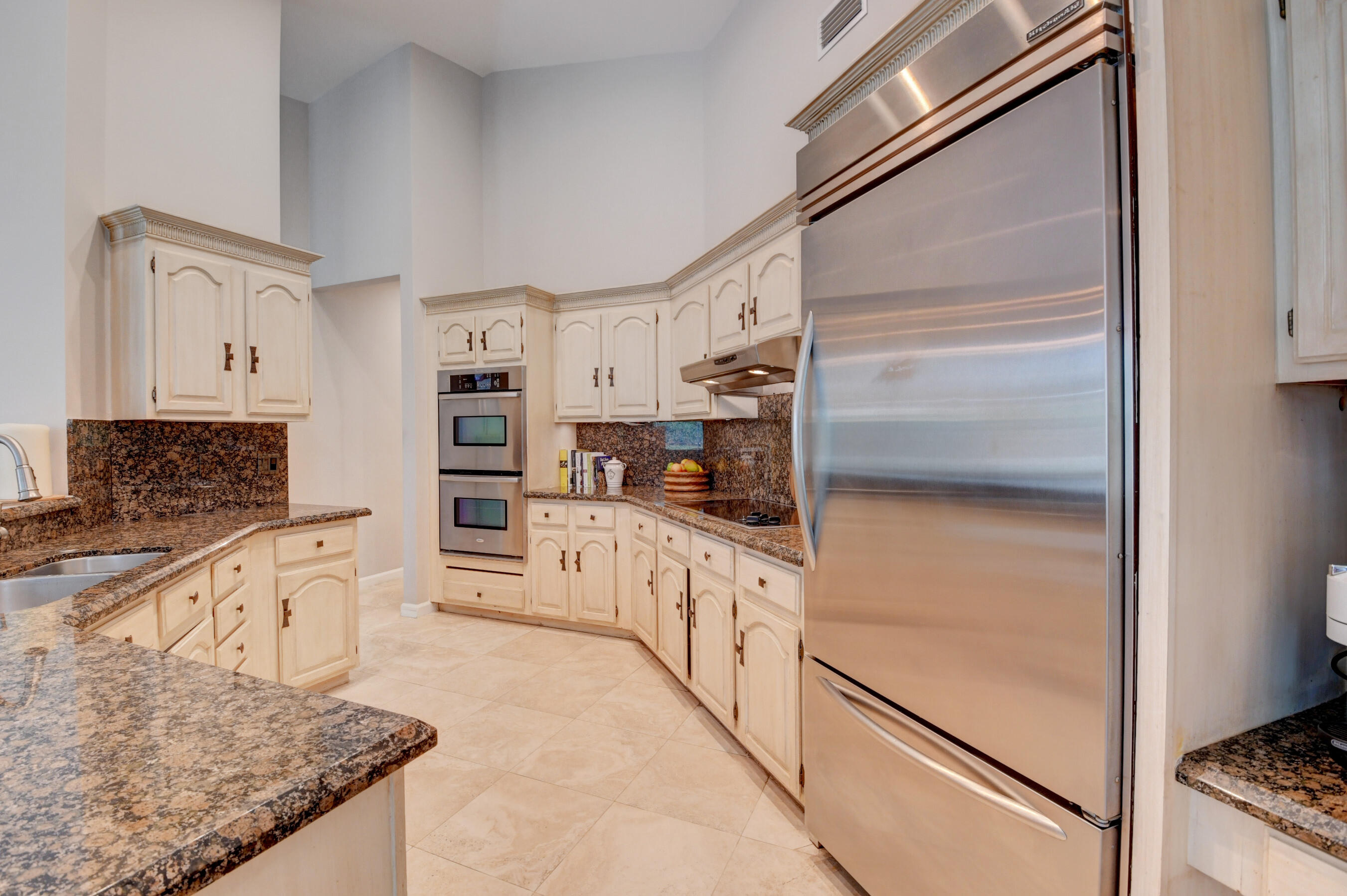 5710 Hamilton Way Boca Raton, FL 33496 - Photo 17 of 70 Kitchen