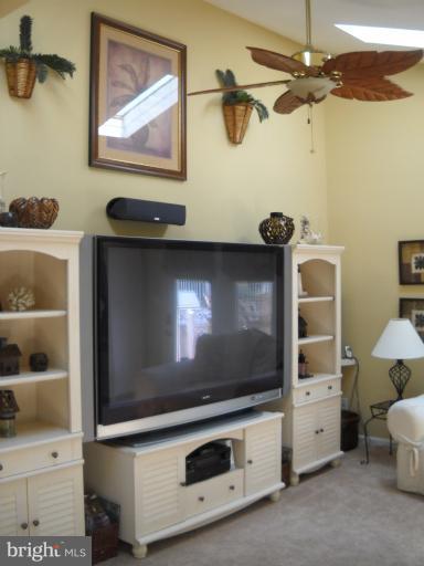 2430 Zion Road Halethorpe, MD 21227 - Photo 21 of 29 Living Room