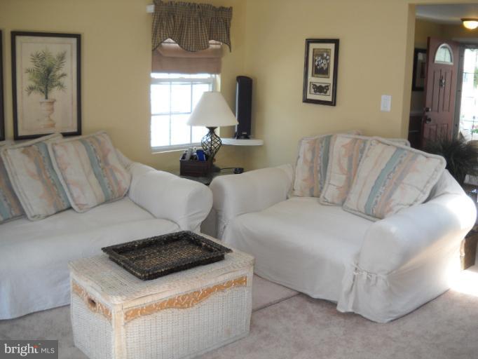 2430 Zion Road Halethorpe, MD 21227 - Photo 26 of 29 Living Room