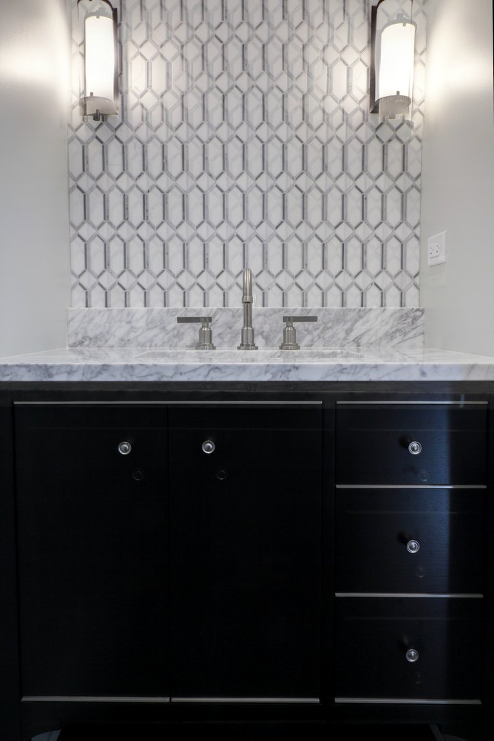 733 West Melrose Street, Unit 2 Chicago, IL 60657 - Photo 9 of 18 a view of a sink