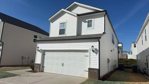 $2,150 | 87 Anise Tree Way, Clayton, NC 27527