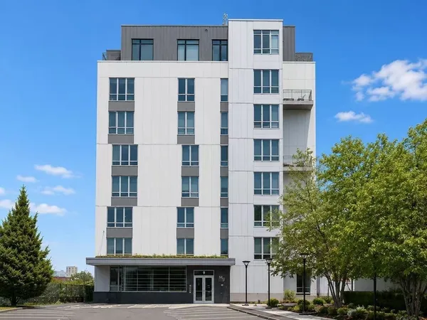 $3,400 | 9 Medford Street, Unit 410, Somerville, MA 02143