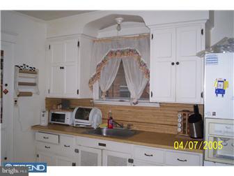 7227 Brent Road Upper Darby, PA 19082 - Photo 5 of 9 Kitchen