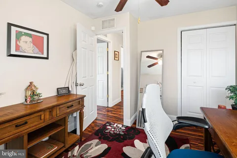 $429,999 | 5 Glenwood Lane, Levittown, PA 19055