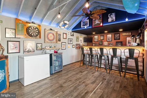 $429,999 | 5 Glenwood Lane, Levittown, PA 19055