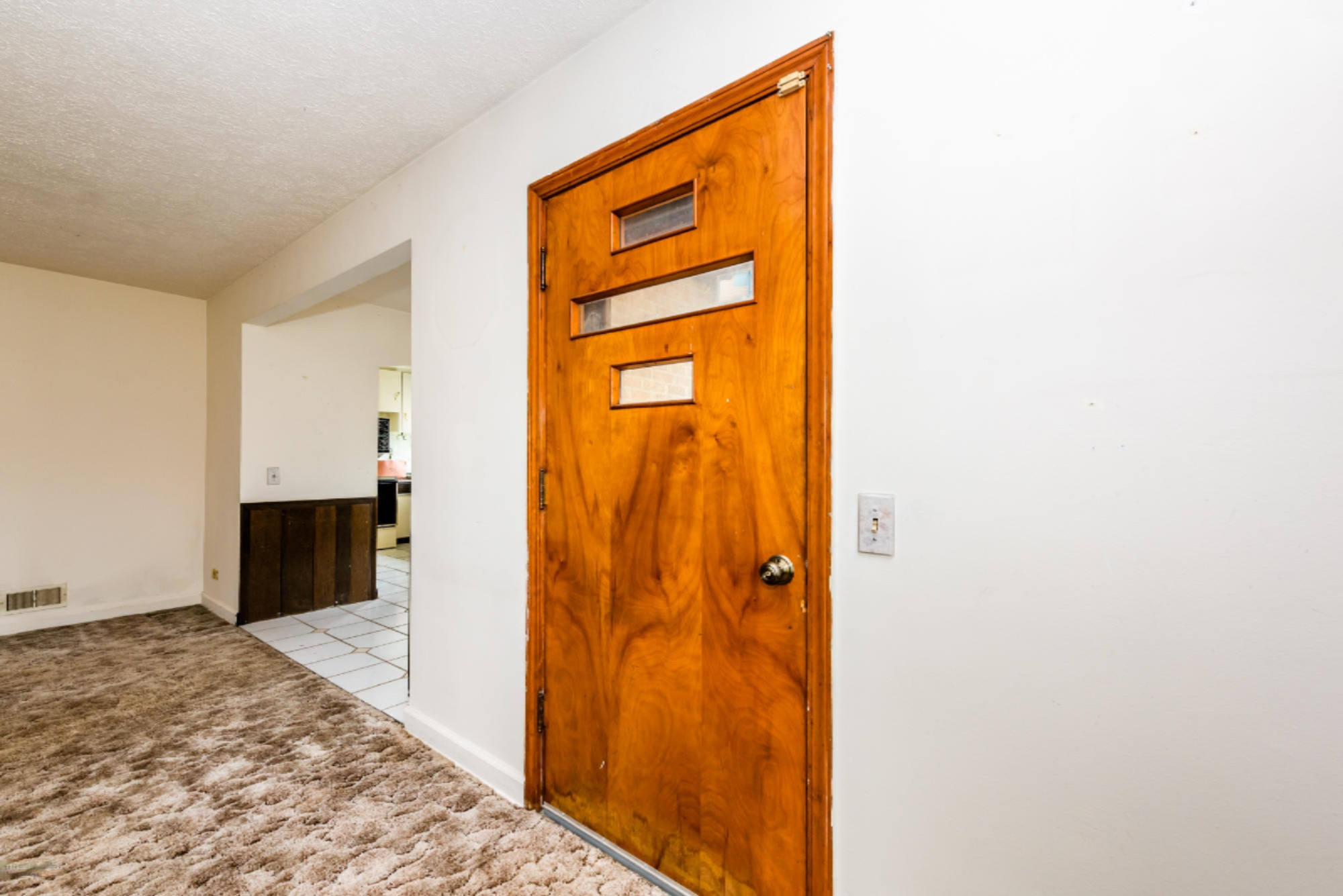 2266 Meadowbrook Road Benton Harbor, MI 49022 - Photo 3 of 19 Meadowbrook-103