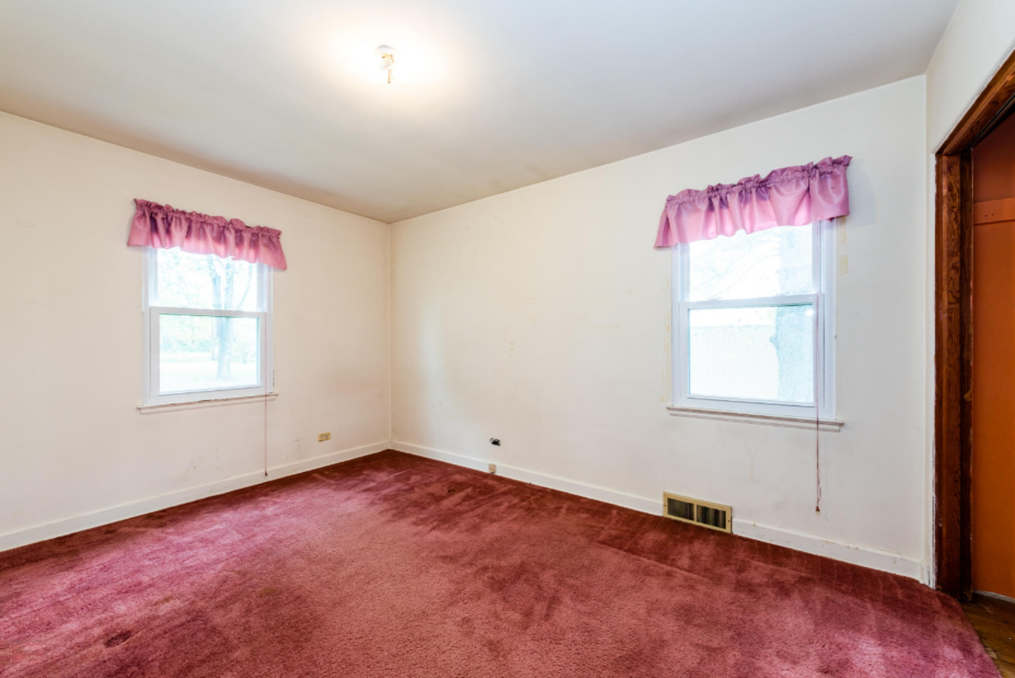 2266 Meadowbrook Road Benton Harbor, MI 49022 - Photo 10 of 19 Meadowbrook-110