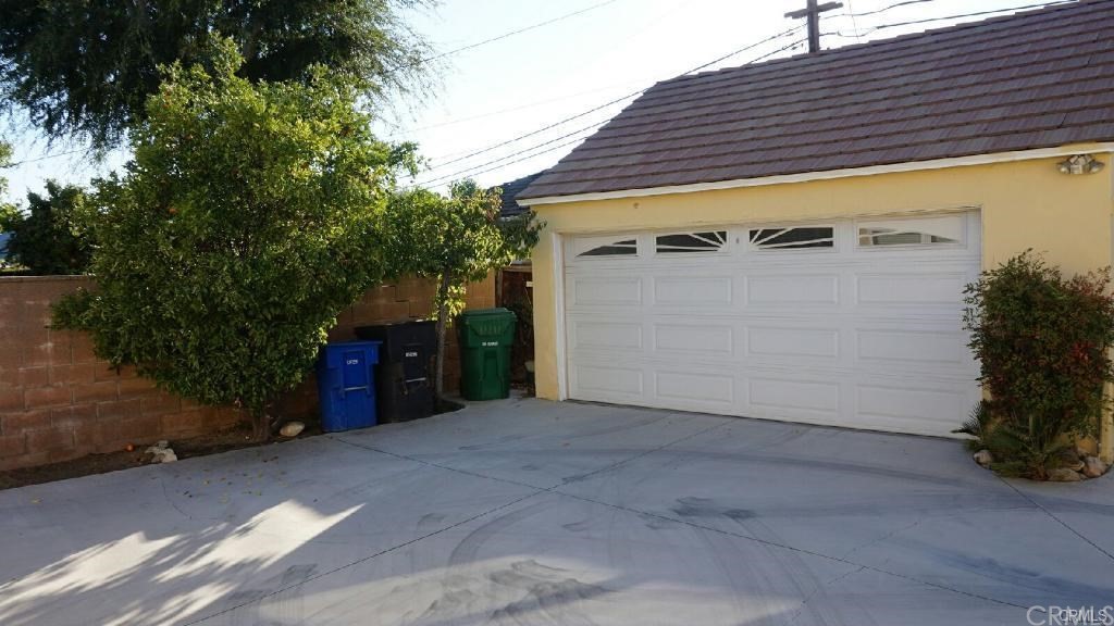 611 South Old Ranch Road Arcadia, CA 91007 - Photo 15 of 17 a view of a garage