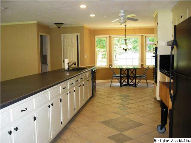4301 Ridgemont Avenue Northport, AL 35473 - Photo 4 of 28