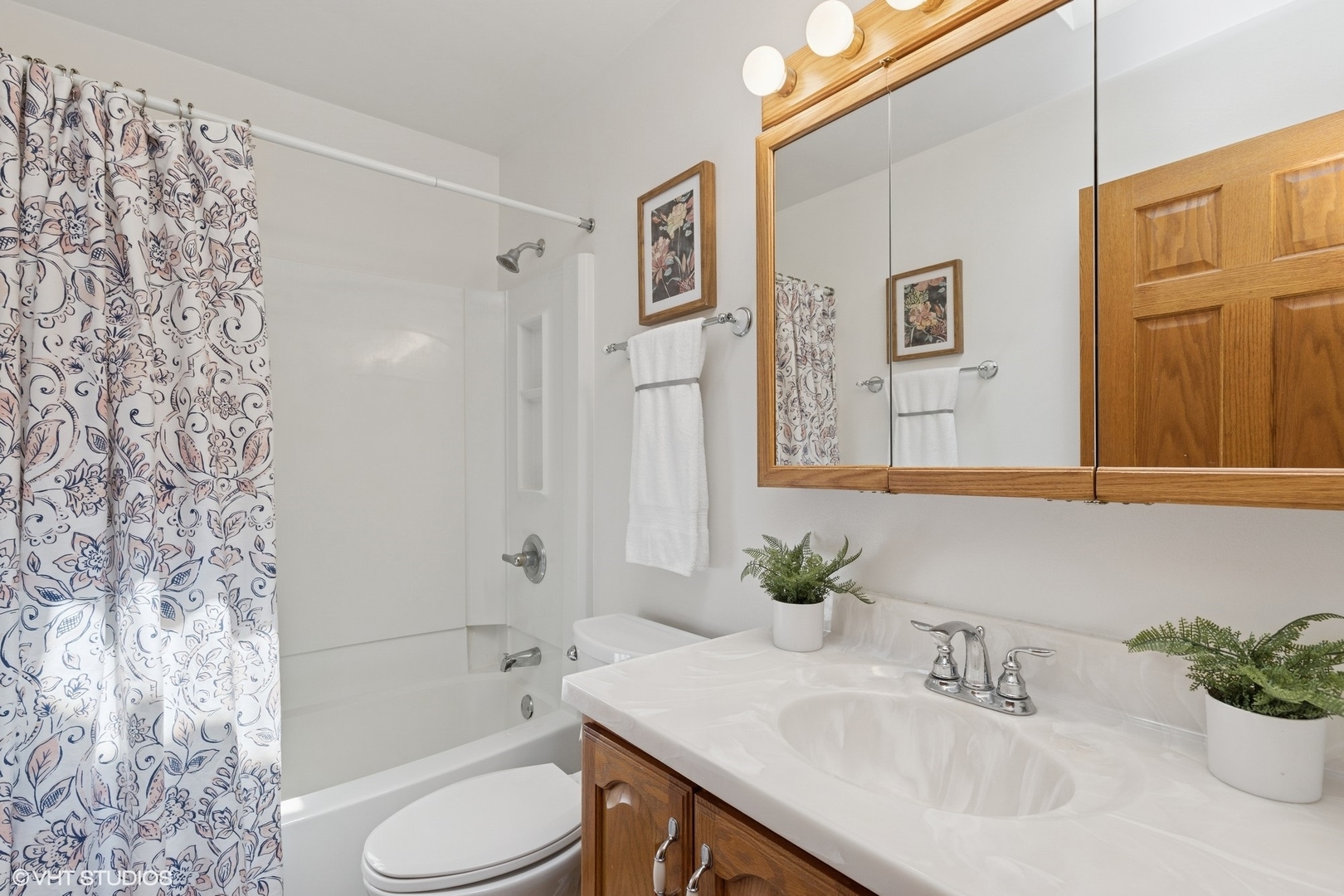 2018 Fairfield Road Lindenhurst, IL 60046 - Photo 11 of 22 Gallery Image 11
