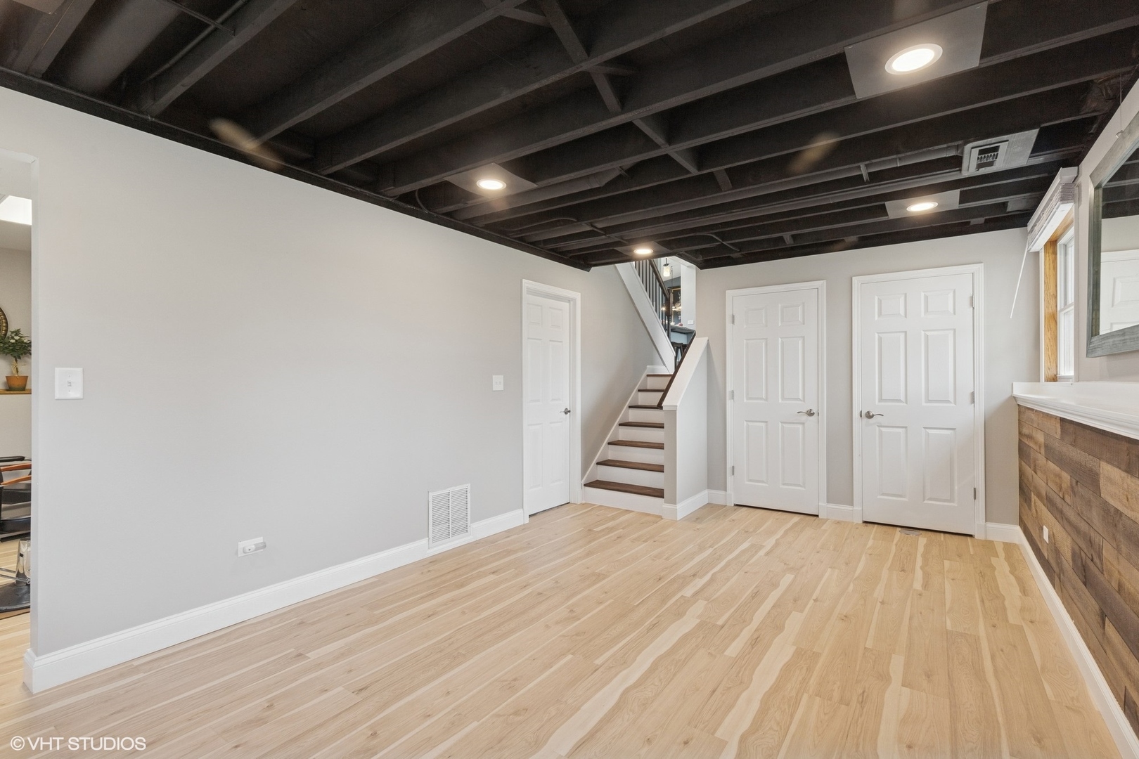 2018 Fairfield Road Lindenhurst, IL 60046 - Photo 12 of 22 Gallery Image 12