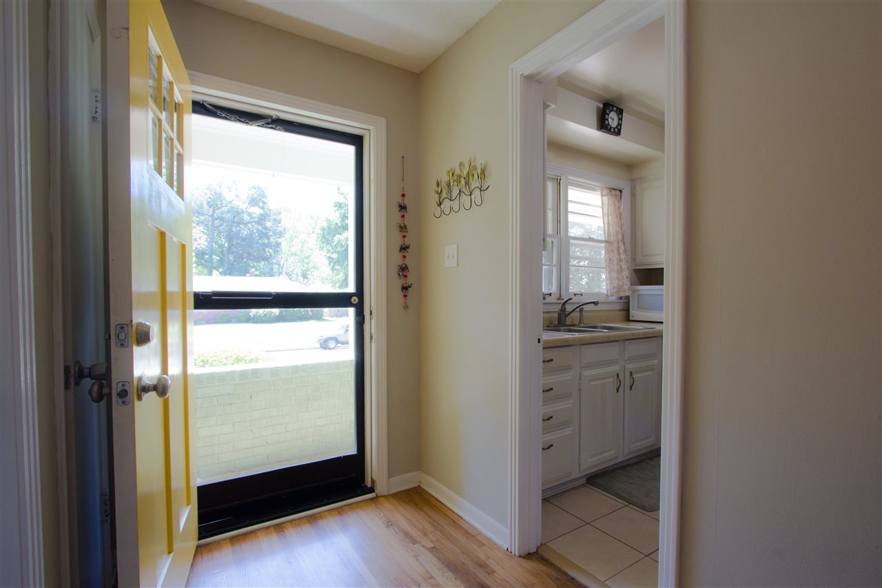 5120 Sea Isle Road Memphis, TN 38117 - Photo 4 of 18