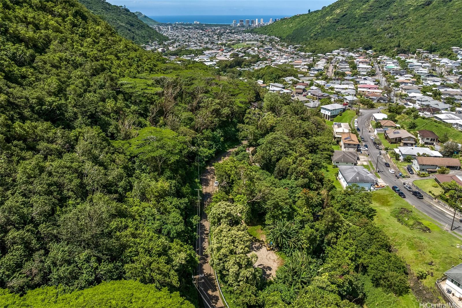 2640 Lai Road, Unit E Honolulu, HI 96816 - Photo 17 of 25 an aerial view of residential houses with outdoor space and trees