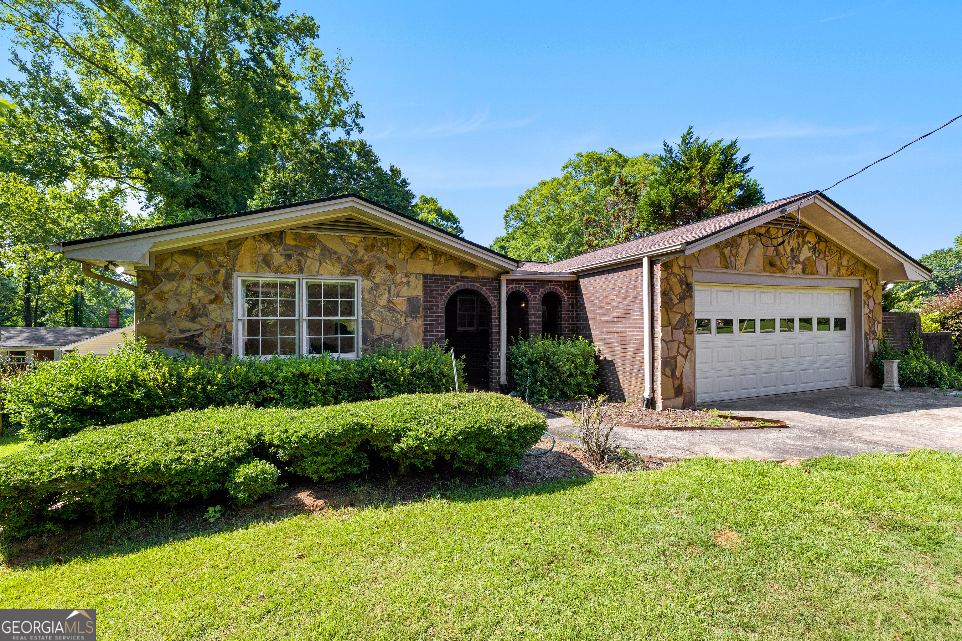 45 North Drive Hampton, GA 30228 - Photo 2 of 30