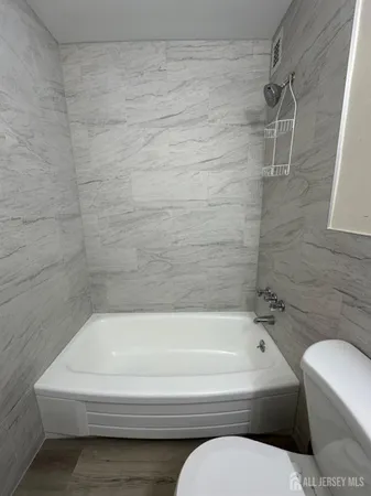 $2,000 | 123 South Adelaide Avenue, Unit 2L, Highland Park, NJ 08904