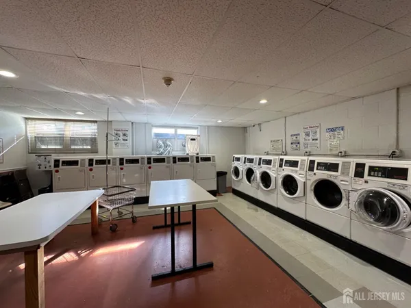 $2,000 | 123 South Adelaide Avenue, Unit 2L, Highland Park, NJ 08904