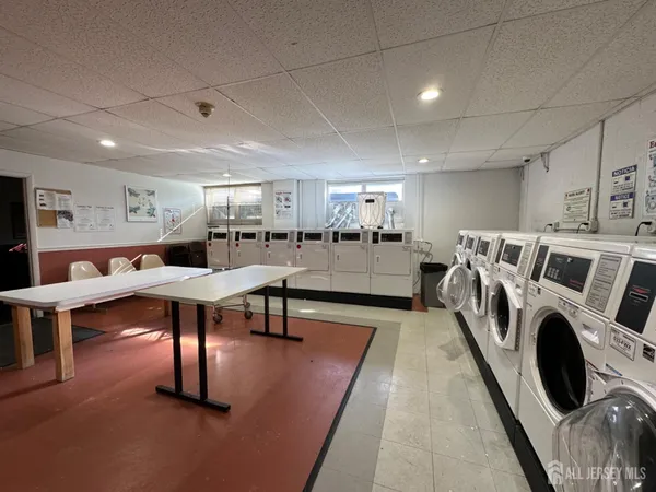 $2,000 | 123 South Adelaide Avenue, Unit 2L, Highland Park, NJ 08904