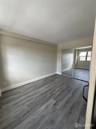 $2,000 | 123 South Adelaide Avenue, Unit 2L, Highland Park, NJ 08904